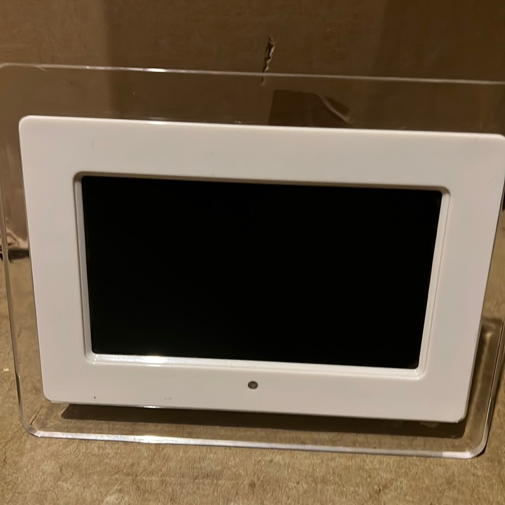 Sigma digital picture frame